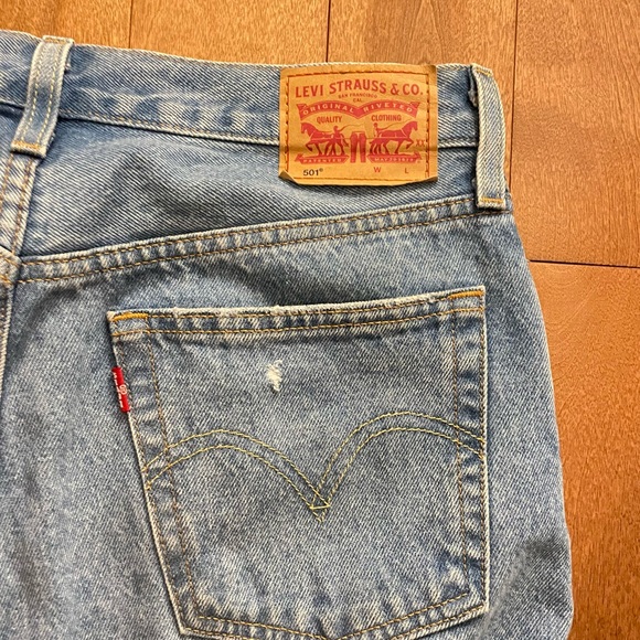 Straight leg Levi ripped Jeans - Picture 4 of 5